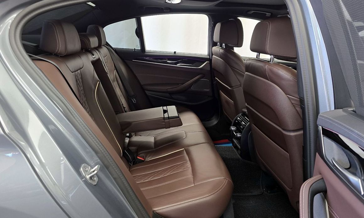 BMW 5-Series 2023