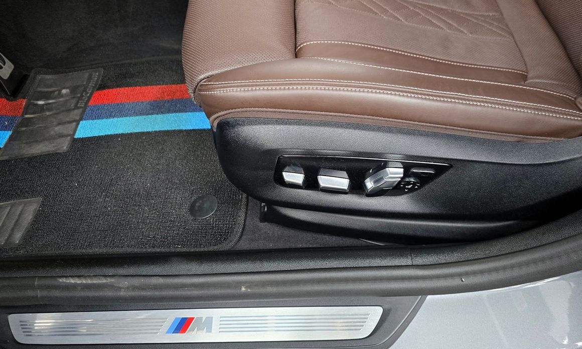 BMW 5-Series 2023