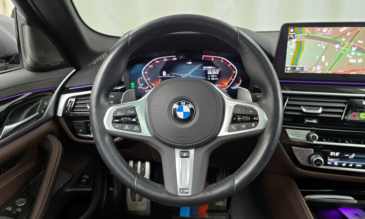 BMW 5-Series 2023