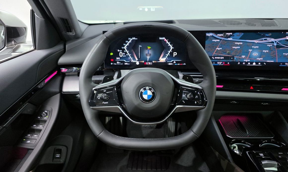 BMW 5-Series 2024