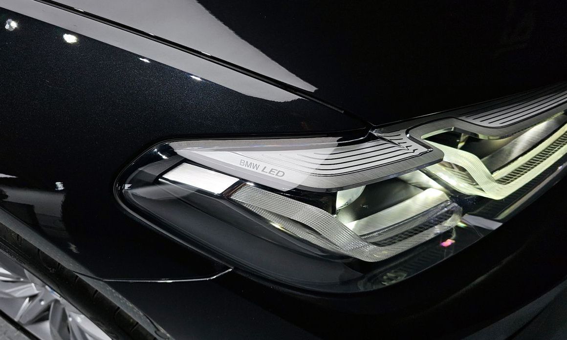BMW 5-Series 2023