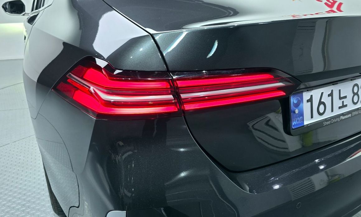 BMW 5-Series 2024