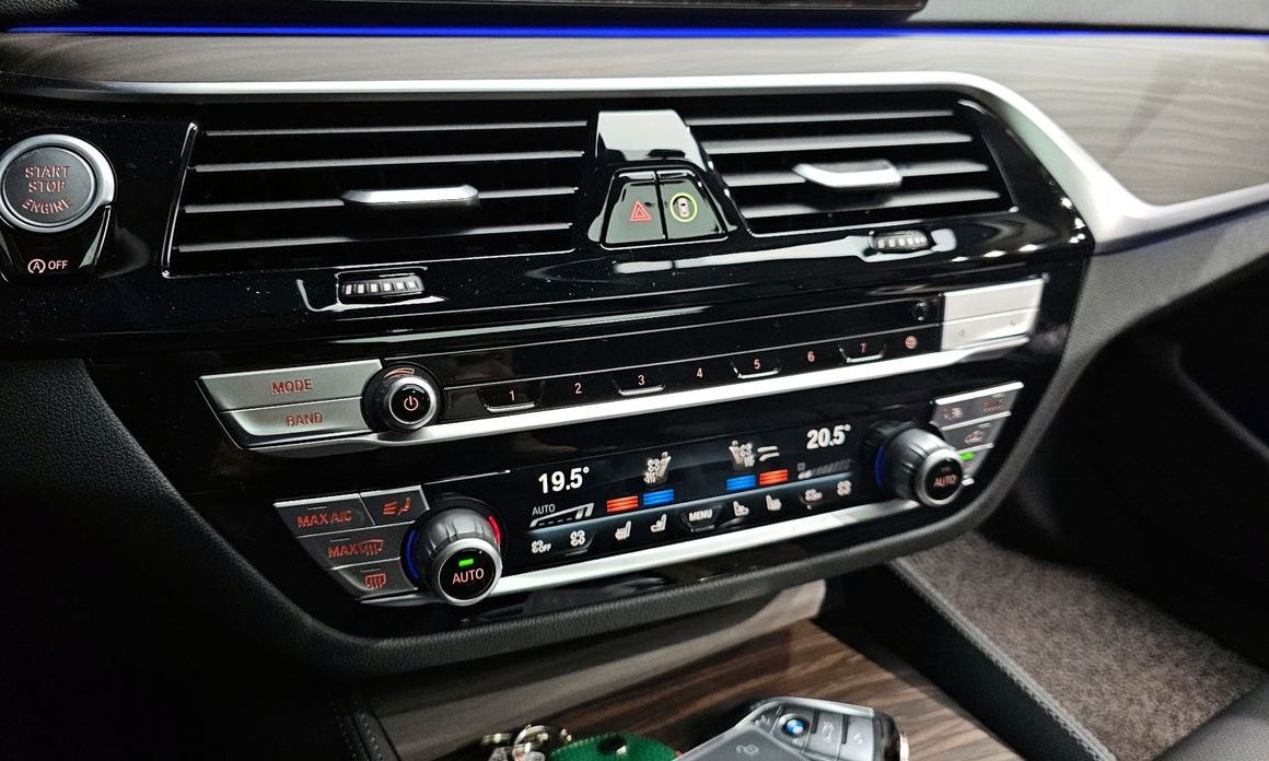 BMW 5-Series 2023