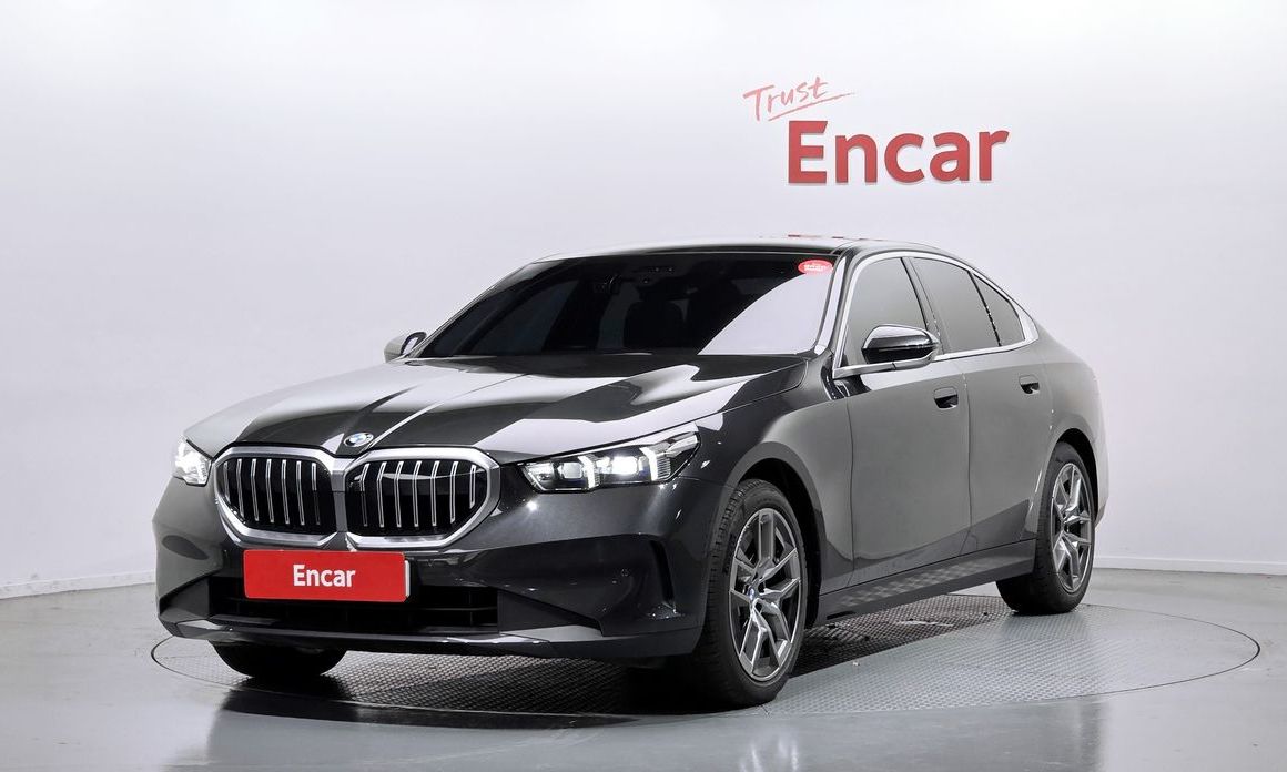 BMW 5-Series 2024