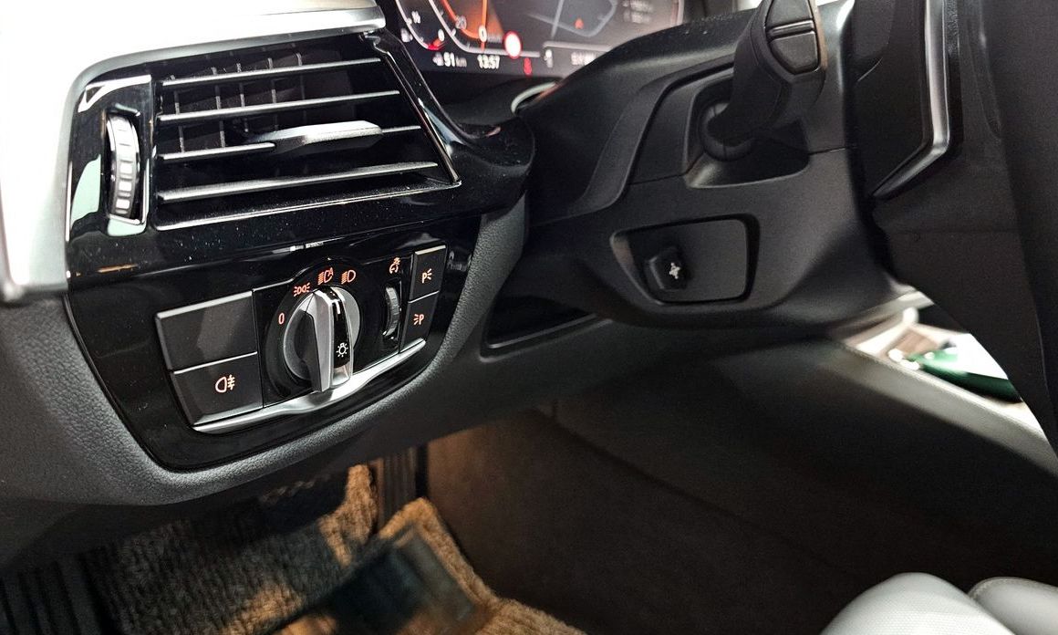 BMW 5-Series 2023