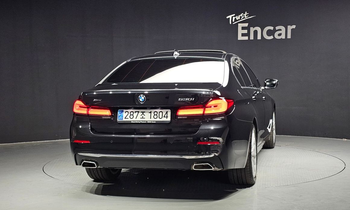 BMW 5-Series 2023