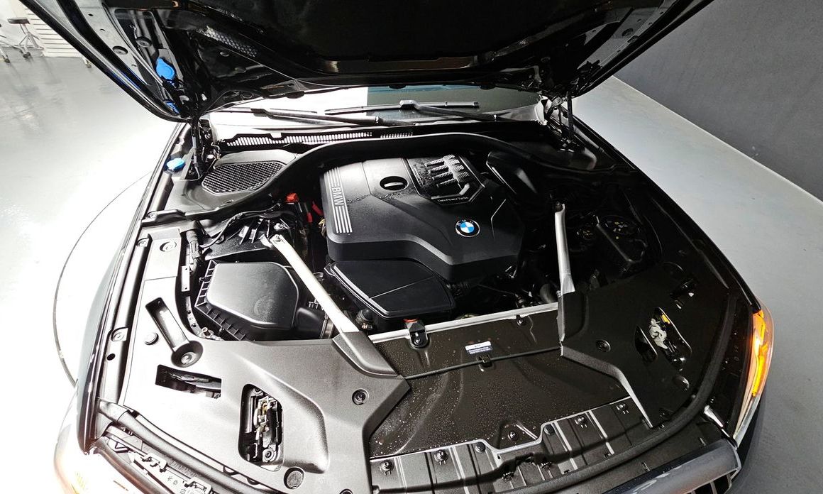 BMW 5-Series 2023
