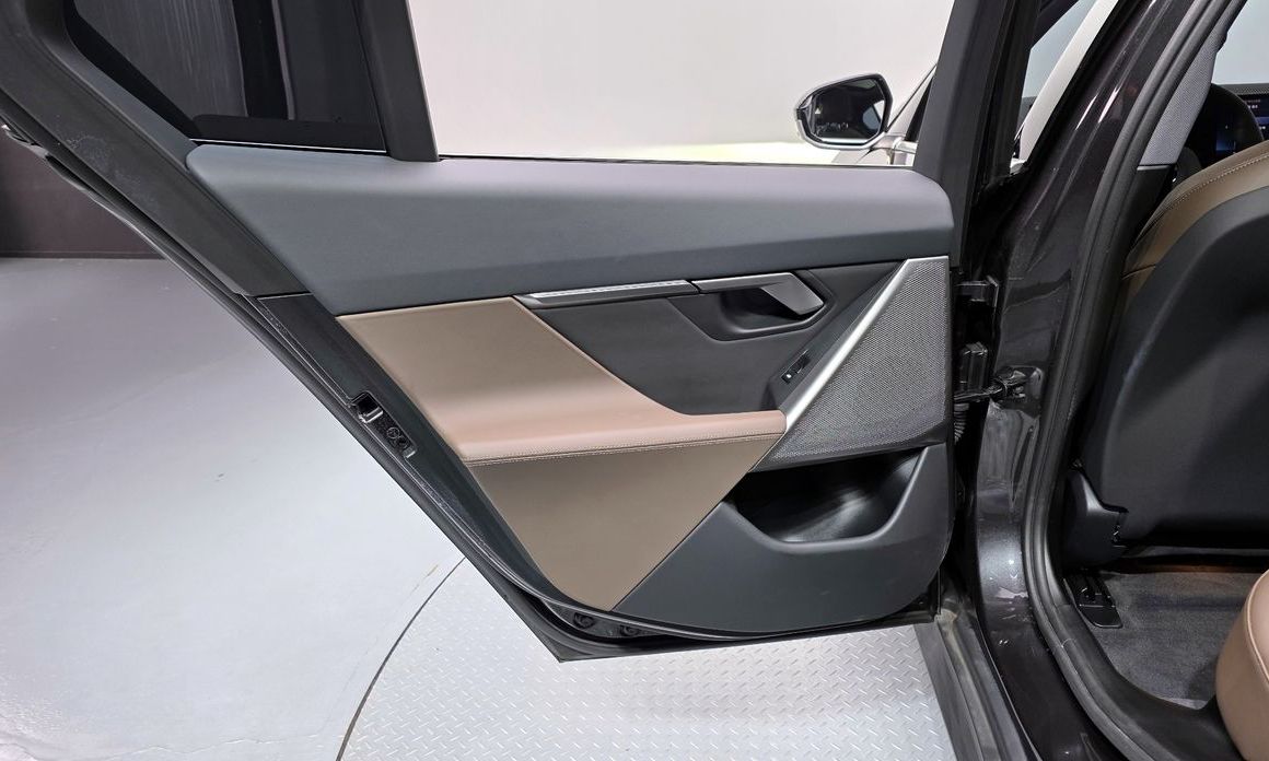BMW 5-Series 2024