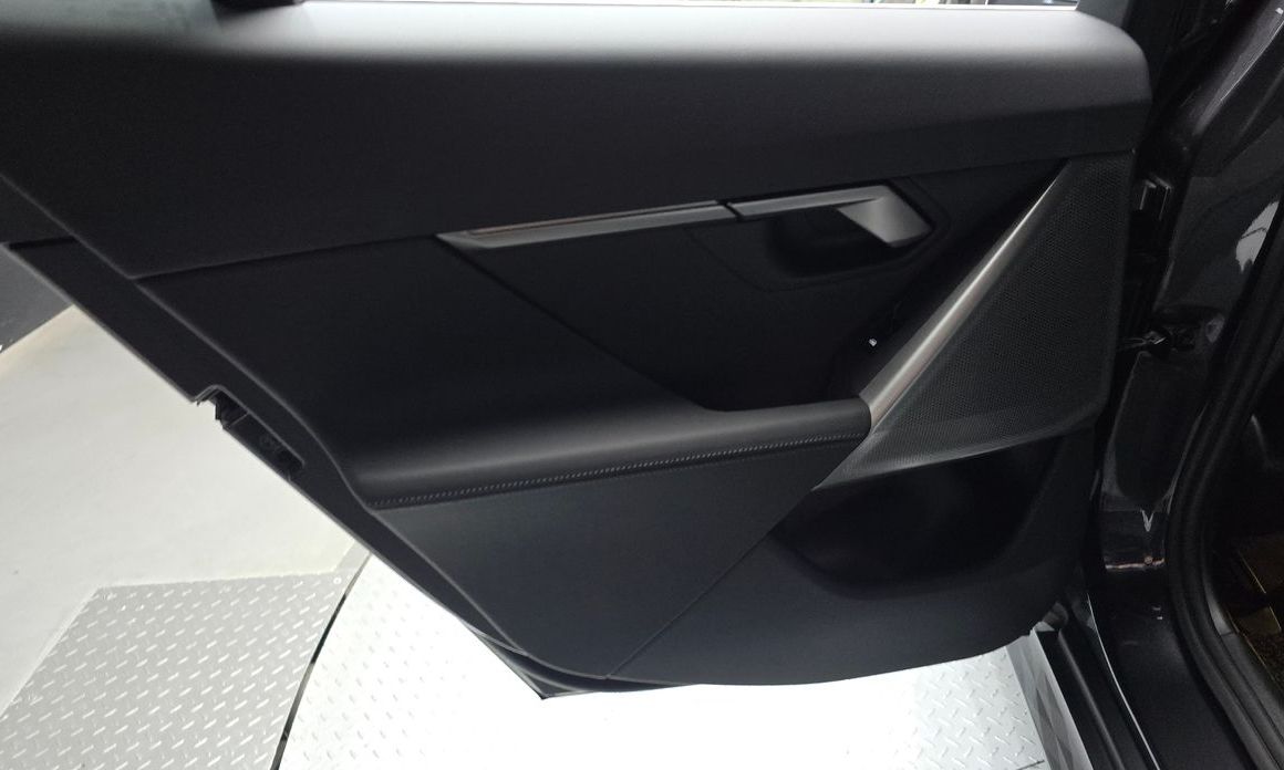 BMW 5-Series 2025