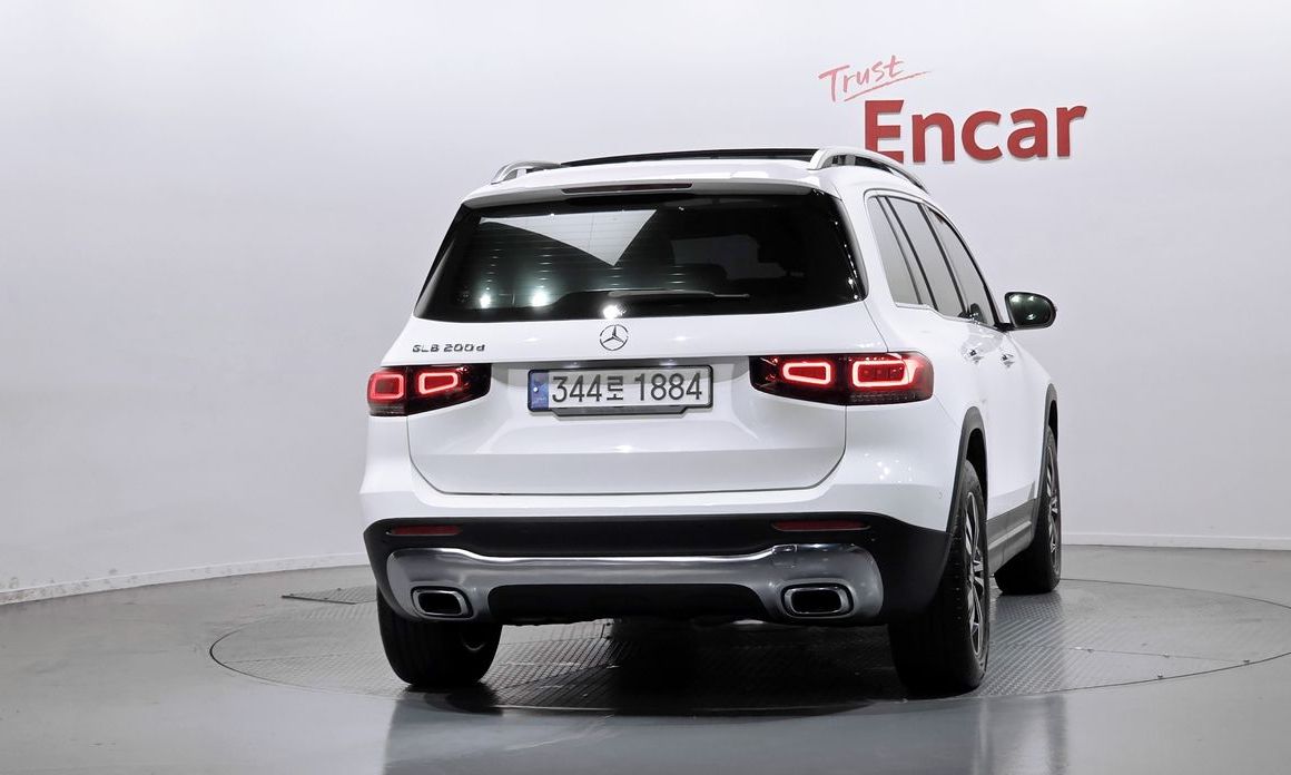 Mercedes-Benz GLB-Class 2023
