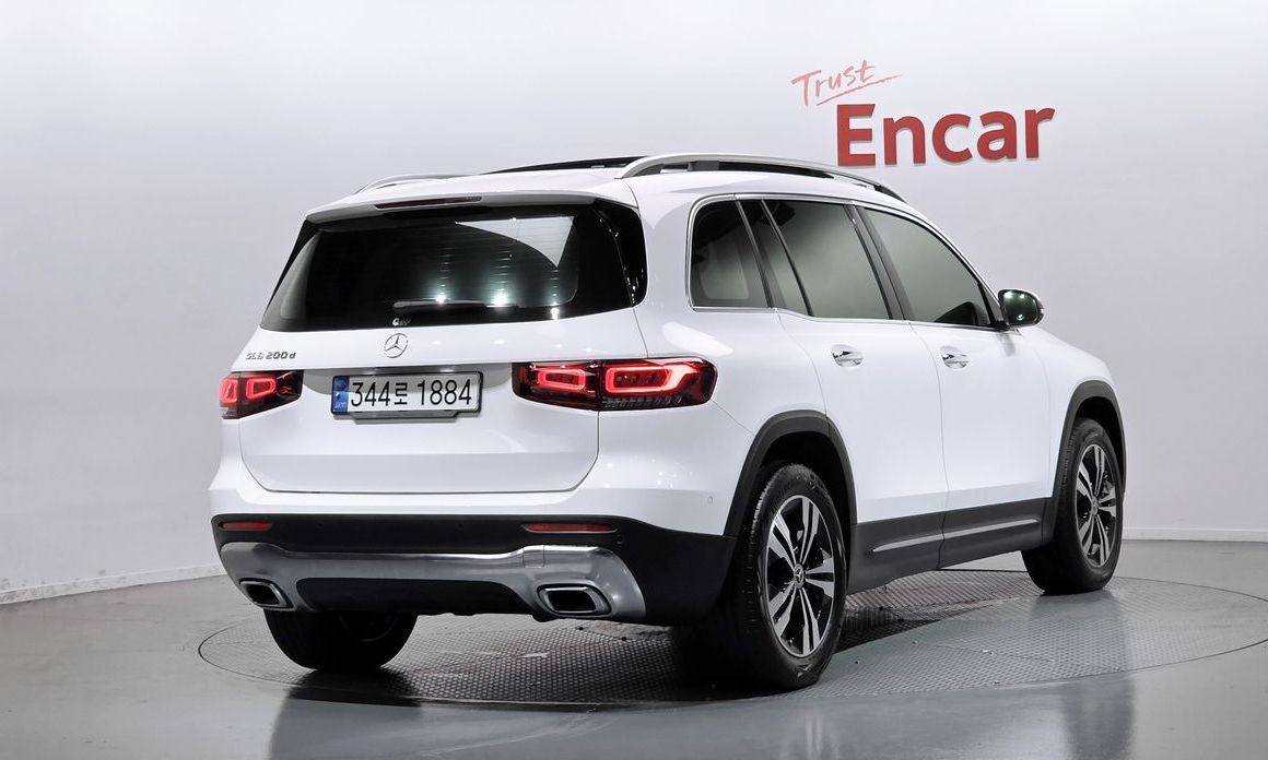 Mercedes-Benz GLB-Class 2023