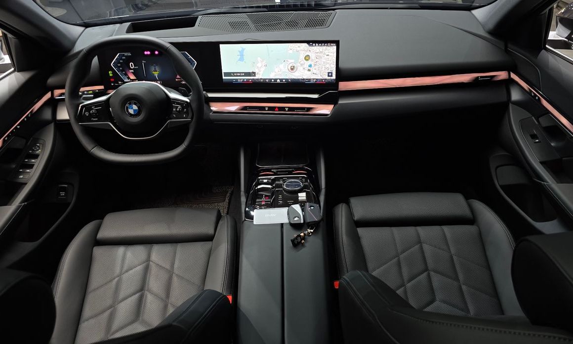 BMW 5-Series 2025