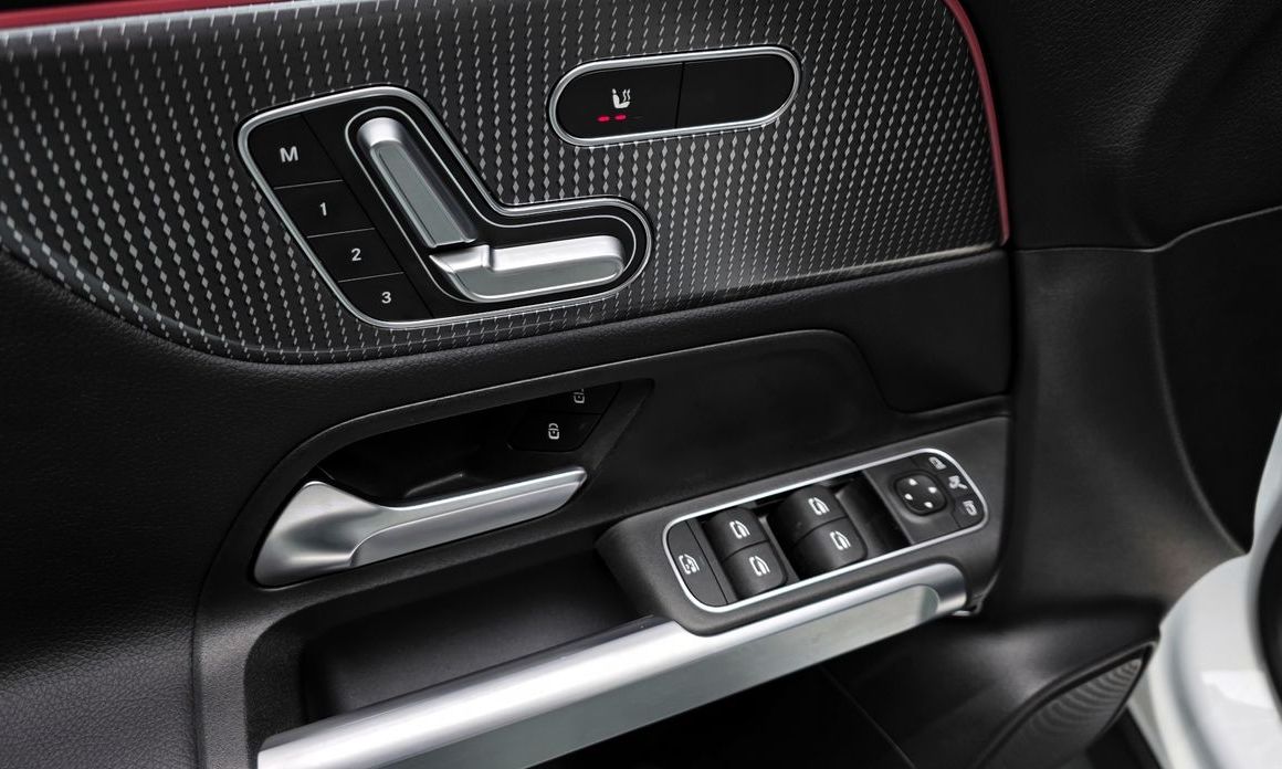 Mercedes-Benz GLB-Class 2023