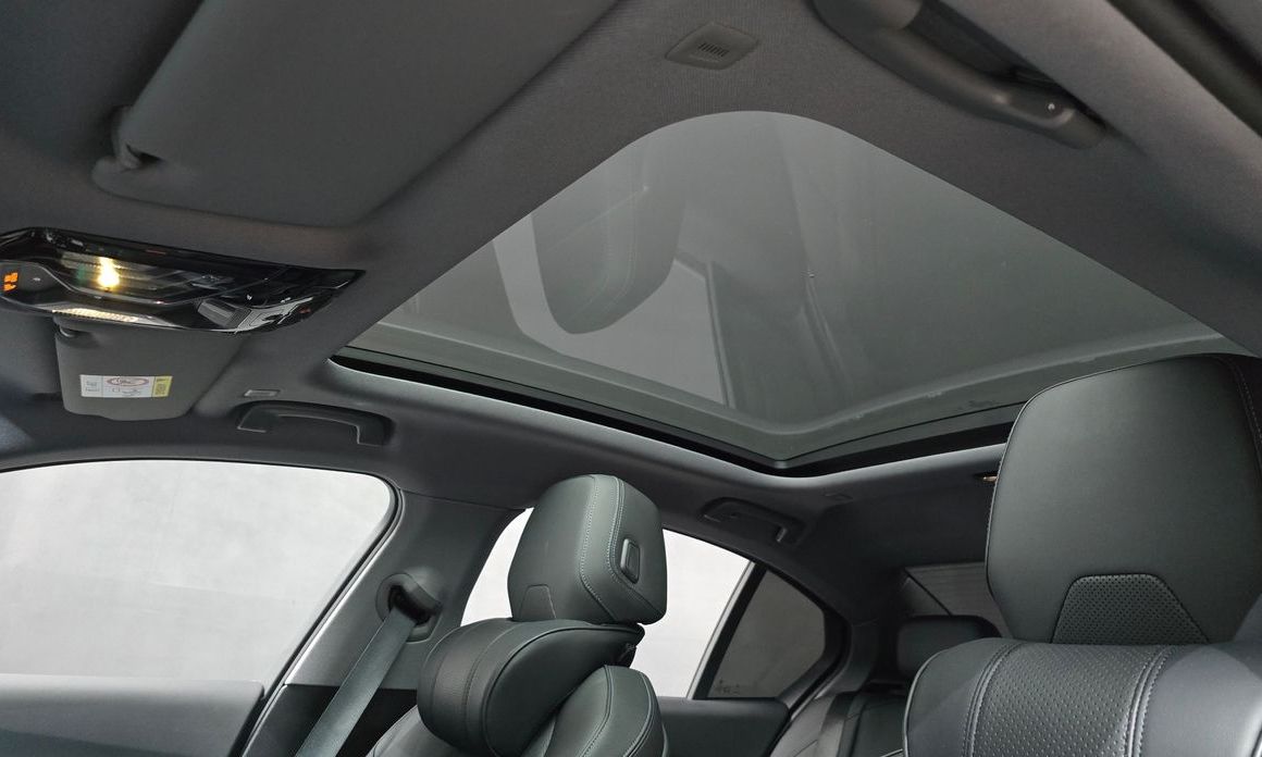 BMW 5-Series 2025