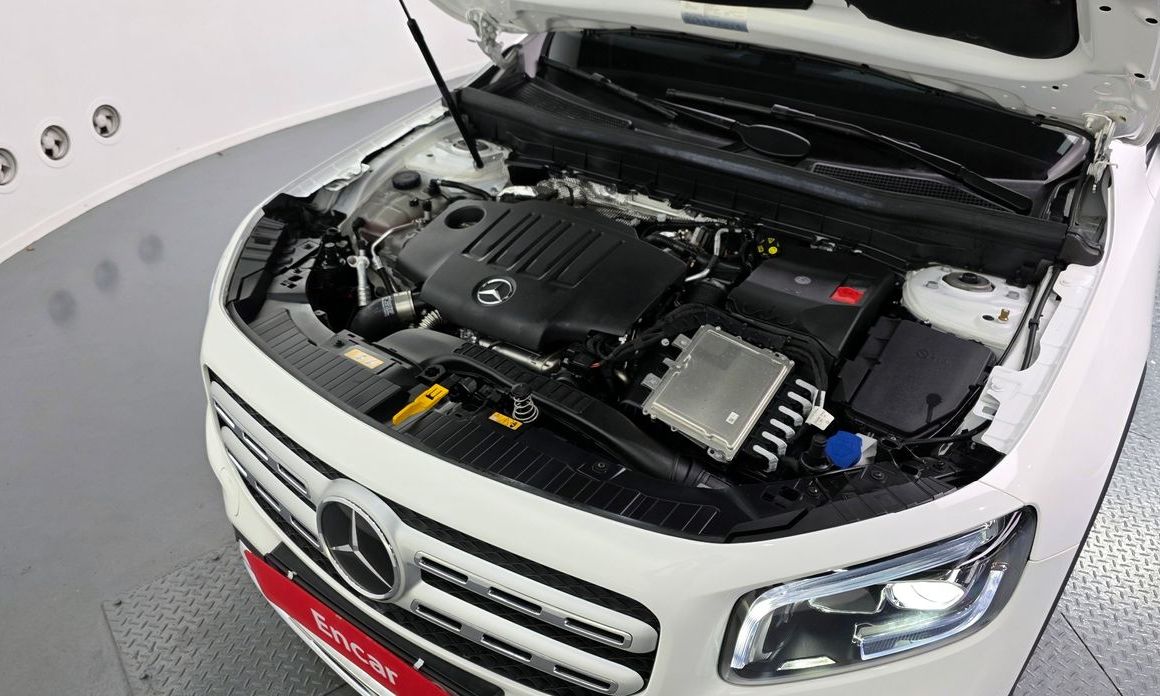 Mercedes-Benz GLB-Class 2023