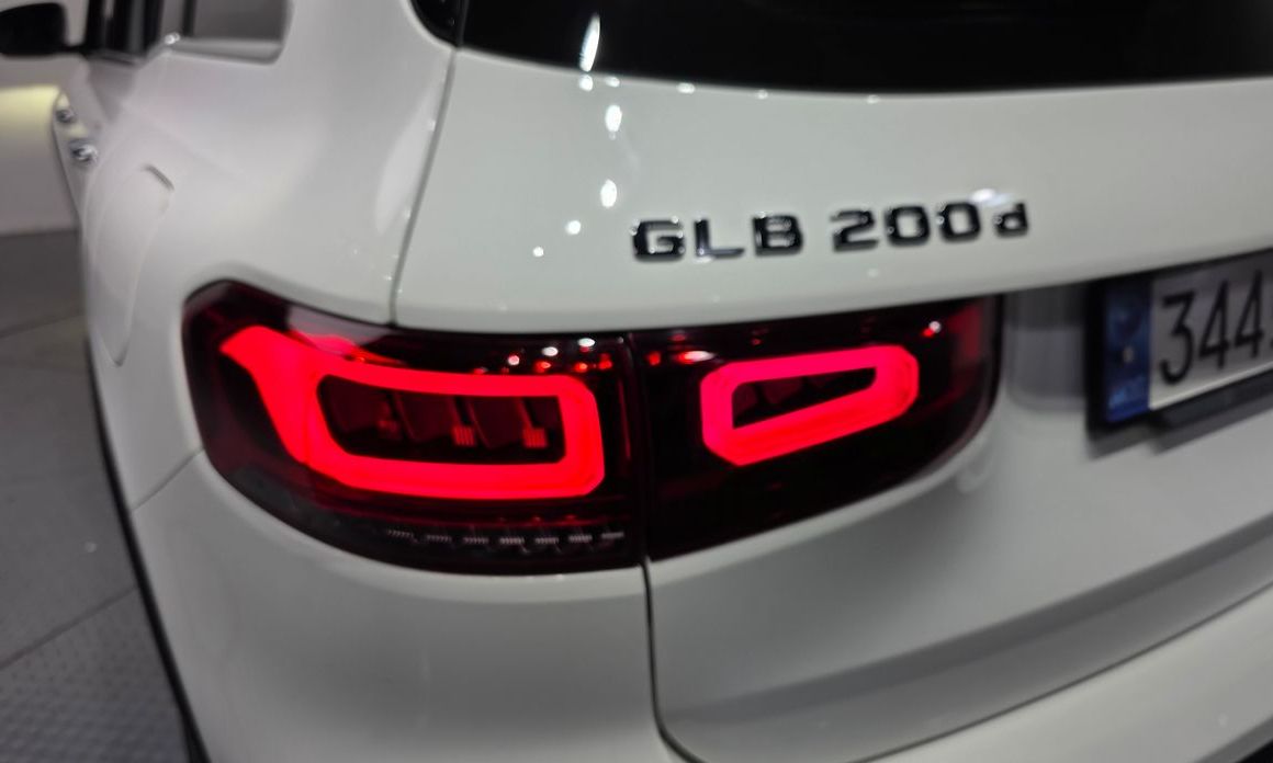 Mercedes-Benz GLB-Class 2023