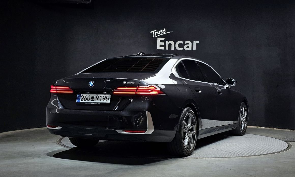 BMW 5-Series 2025