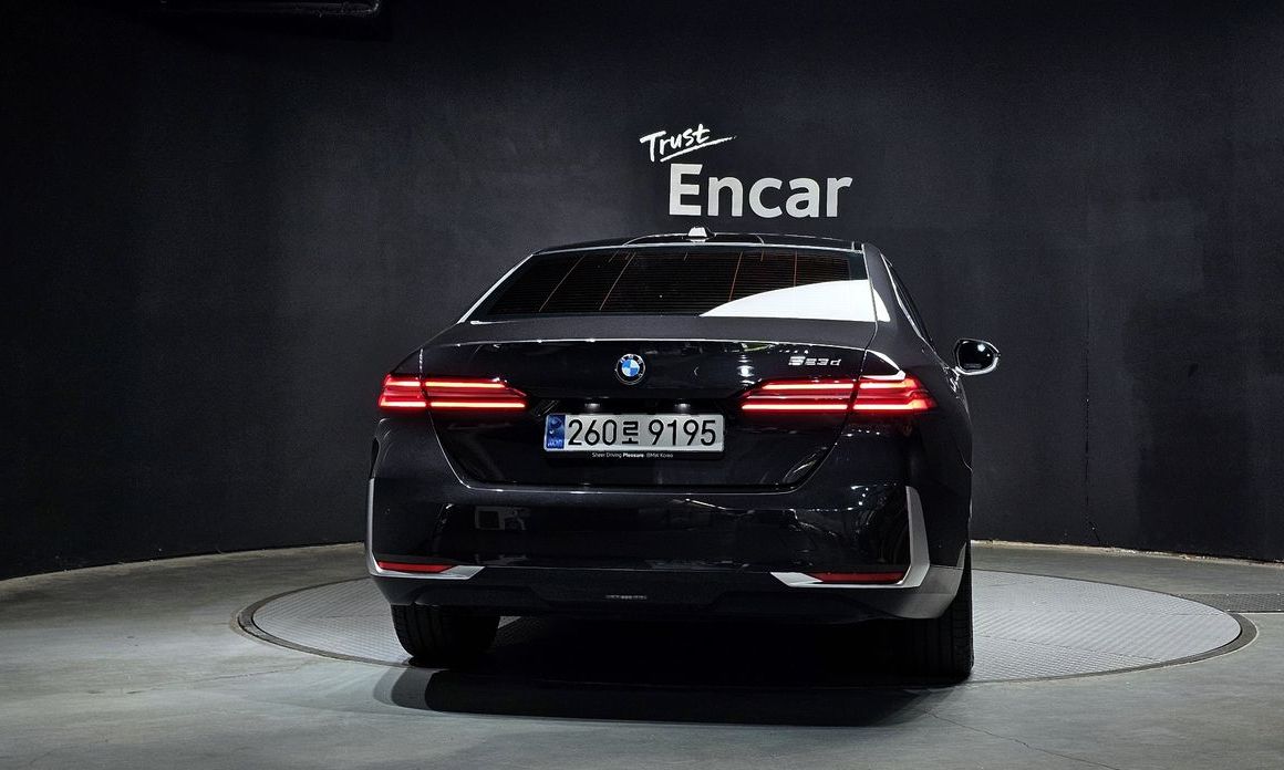 BMW 5-Series 2025