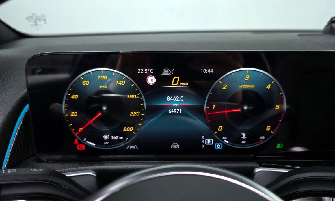 Mercedes-Benz GLB-Class 2023