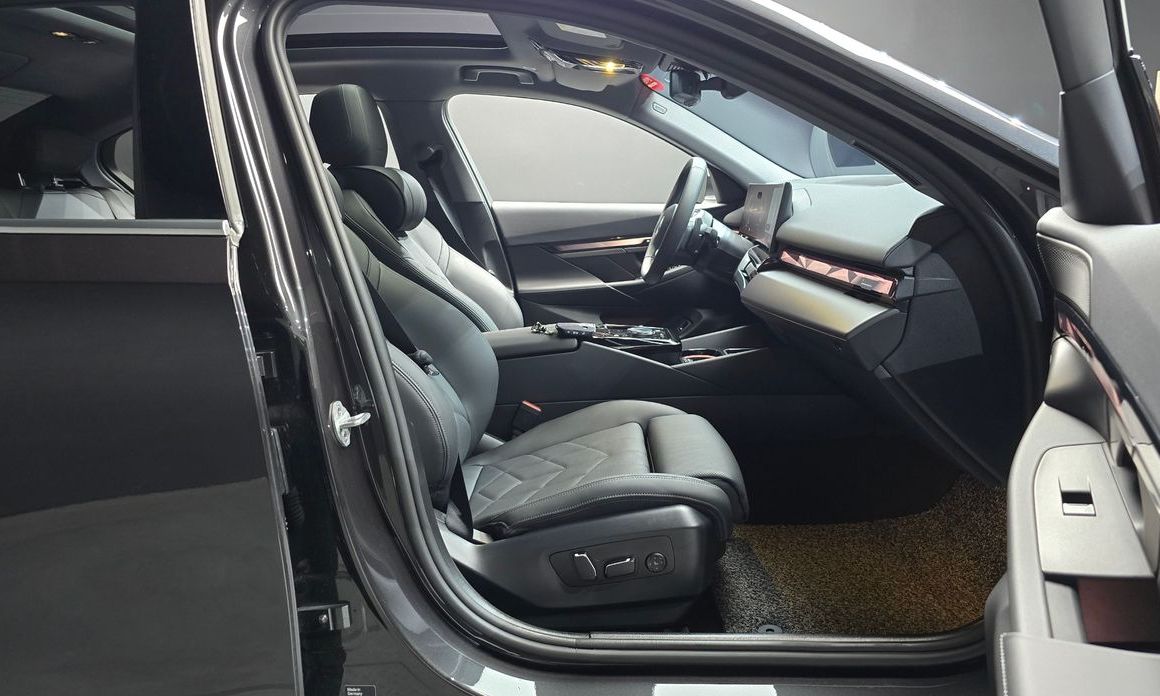 BMW 5-Series 2025