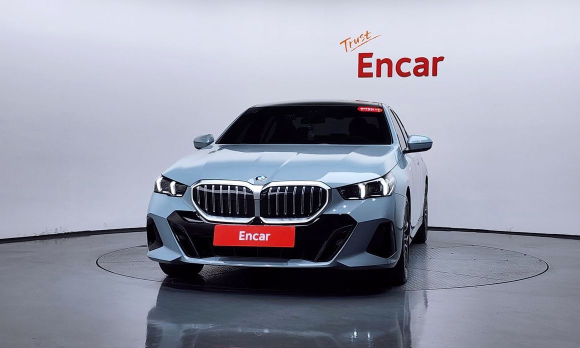 BMW 5-Series 2025