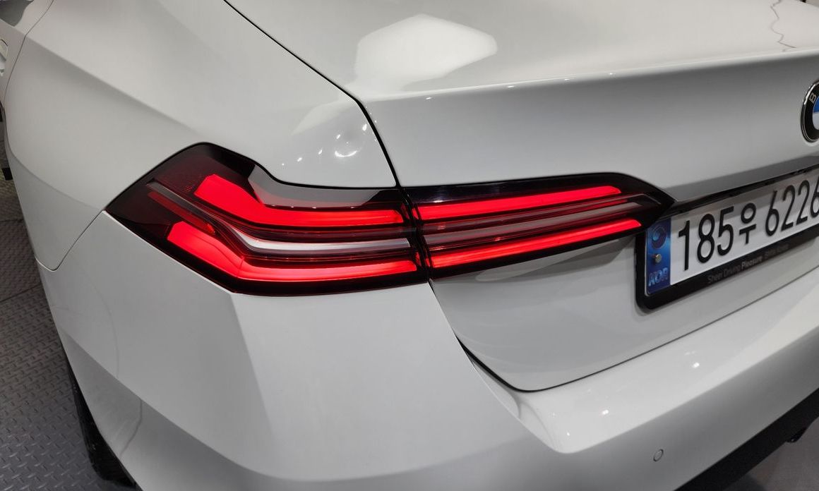 BMW 5-Series 2025