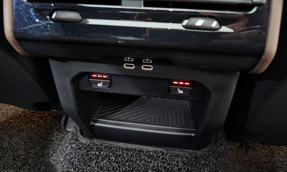 BMW 5-Series 2025