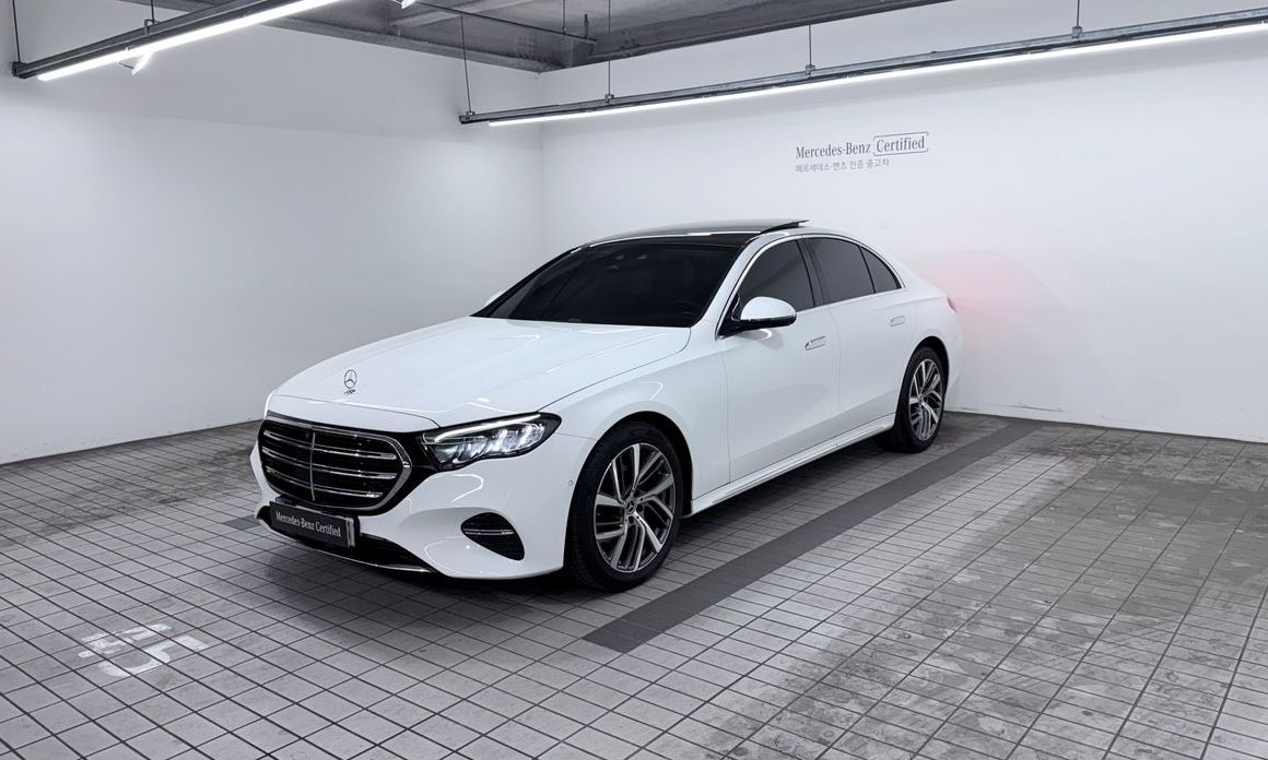 Mercedes-Benz E-Class 2024