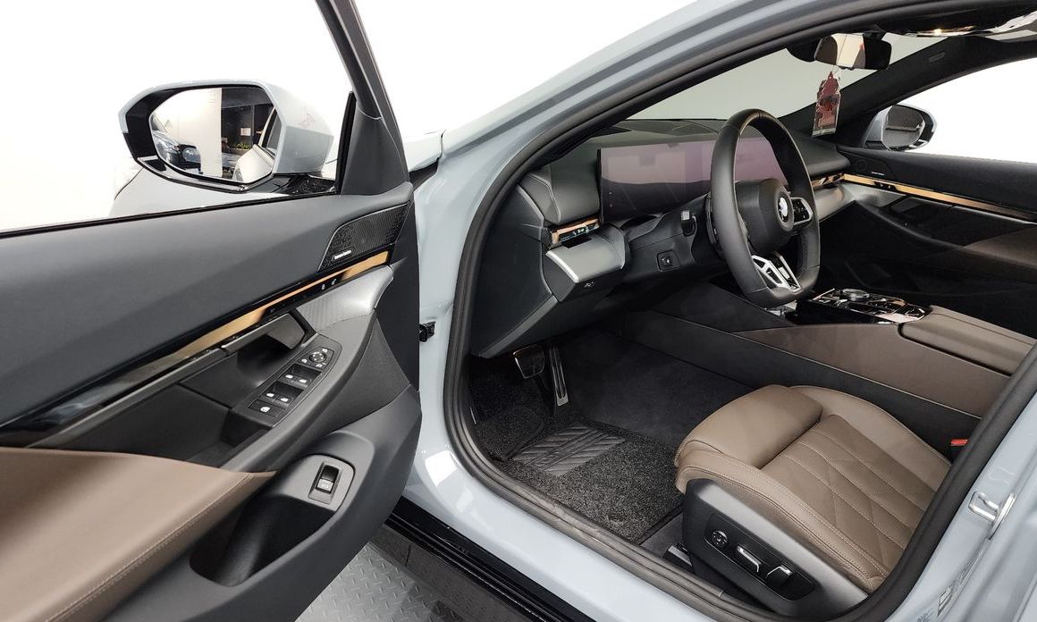 BMW 5-Series 2025