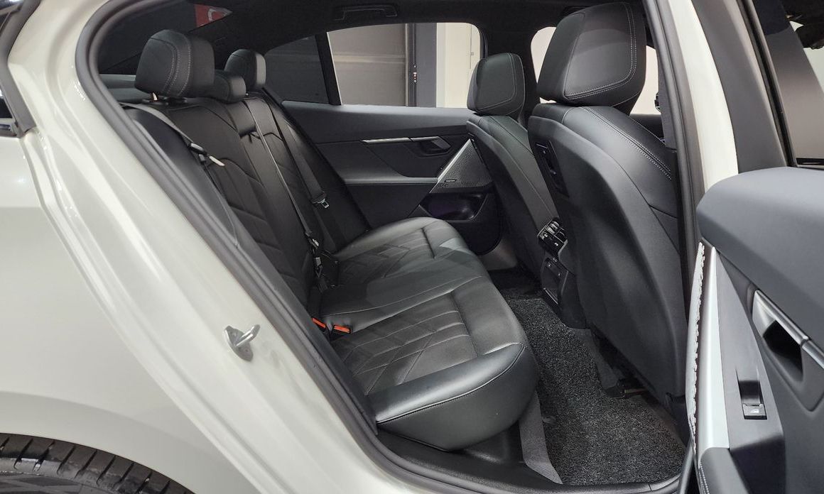 BMW 5-Series 2025