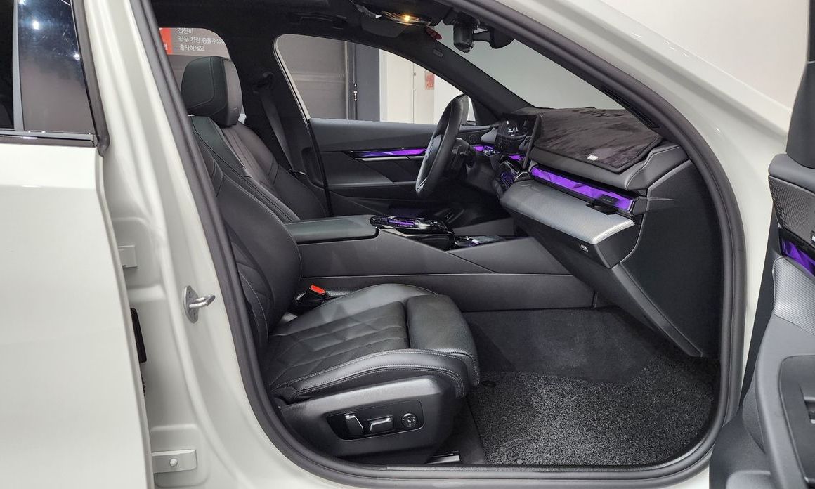BMW 5-Series 2025