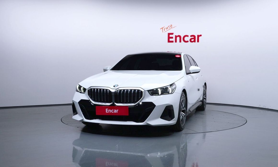 BMW 5-Series 2025