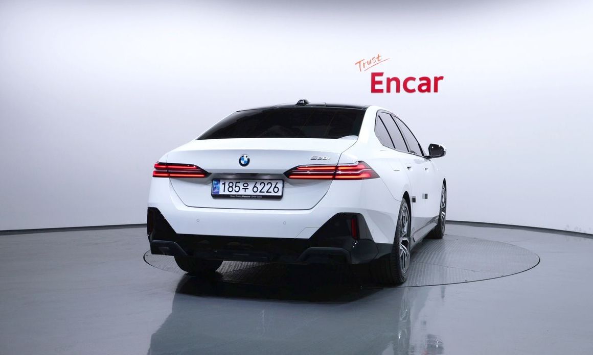 BMW 5-Series 2025