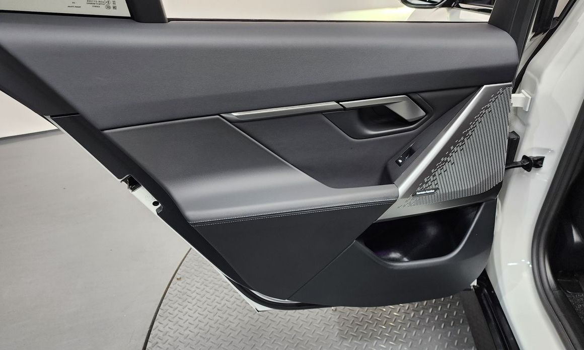 BMW 5-Series 2025