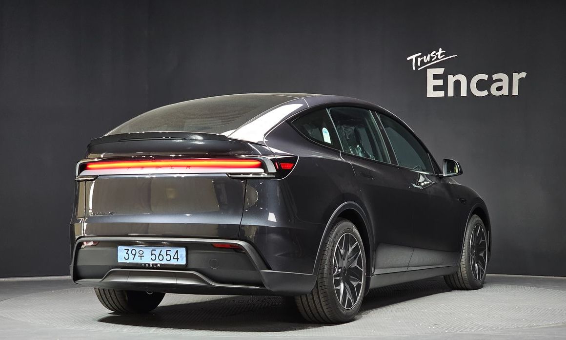 Tesla Model Y 2026