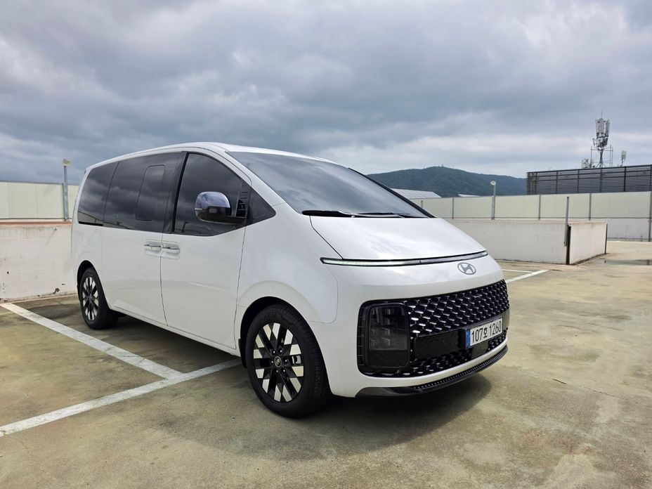 Hyundai Staria 2025