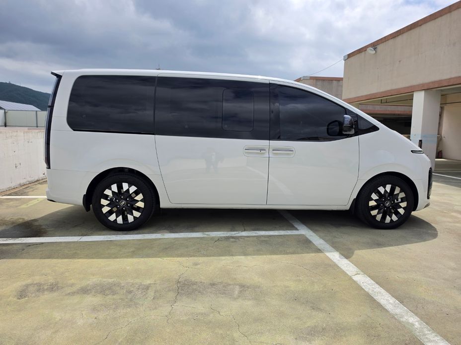 Hyundai Staria 2025
