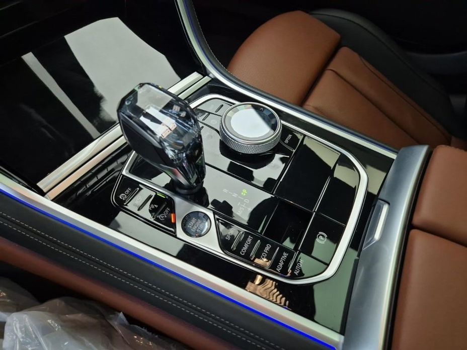 BMW 8-Series 2024