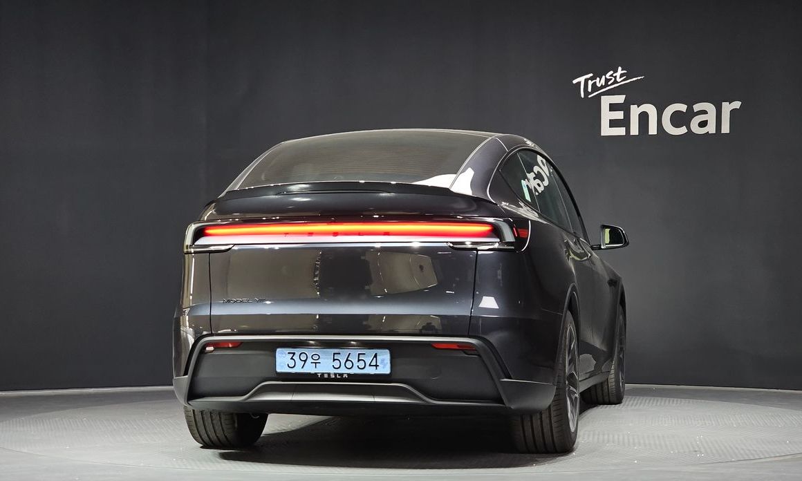 Tesla Model Y 2026