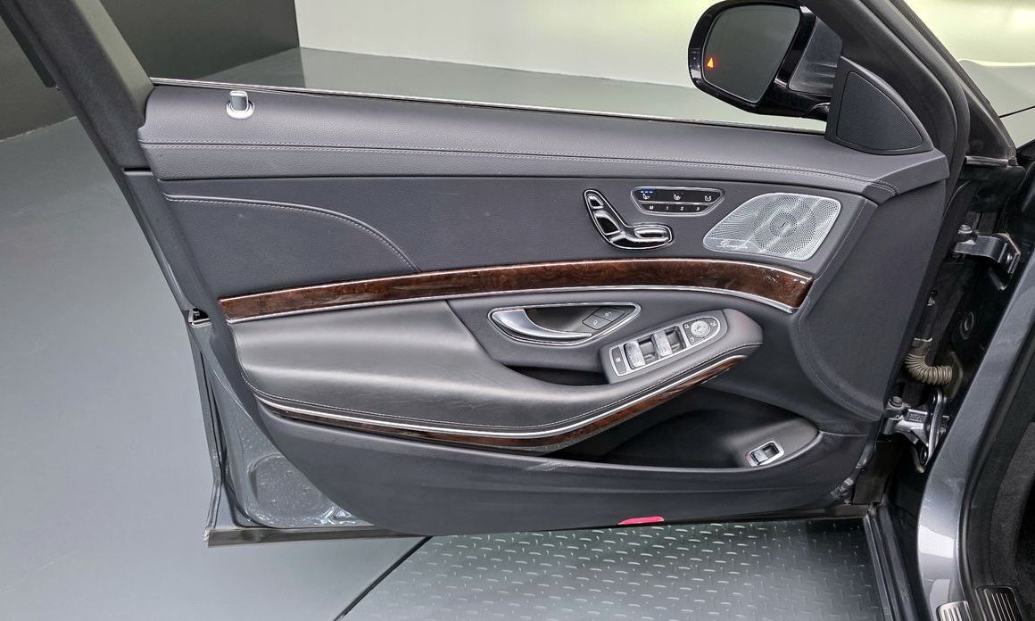 Mercedes-Benz S-Class 2020