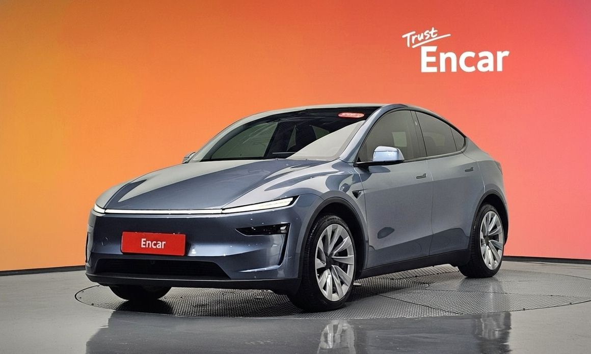 Tesla Model Y 2025