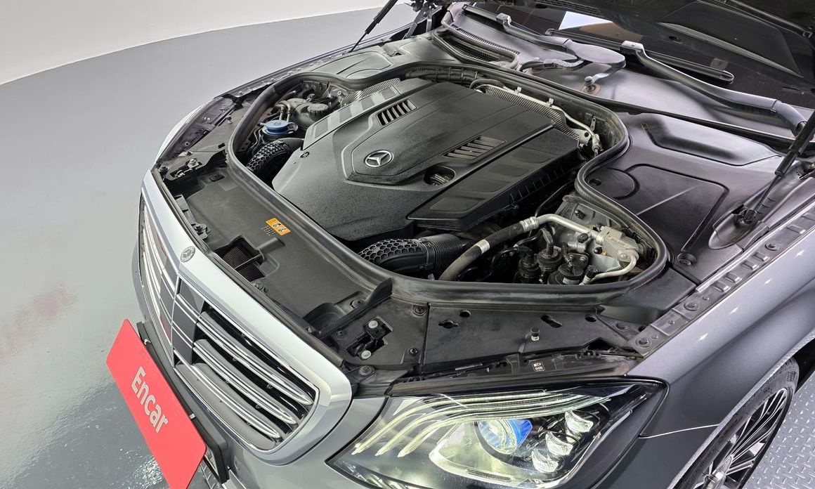 Mercedes-Benz S-Class 2020