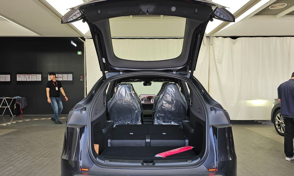 Tesla Model Y 2026