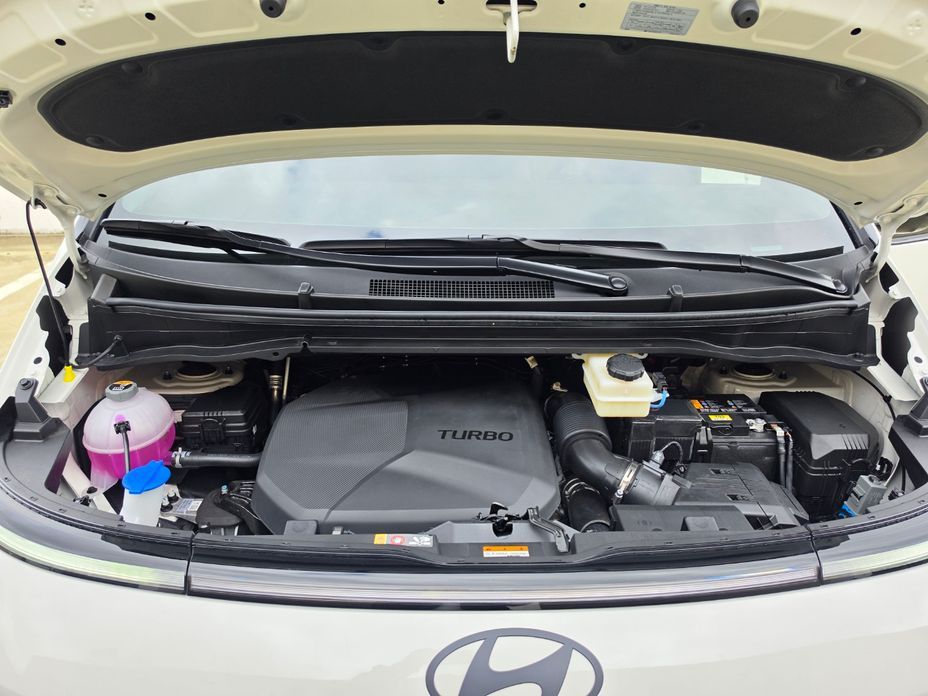 Hyundai Staria 2025