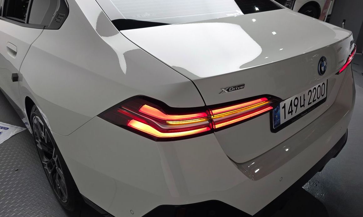 BMW 5-Series 2025