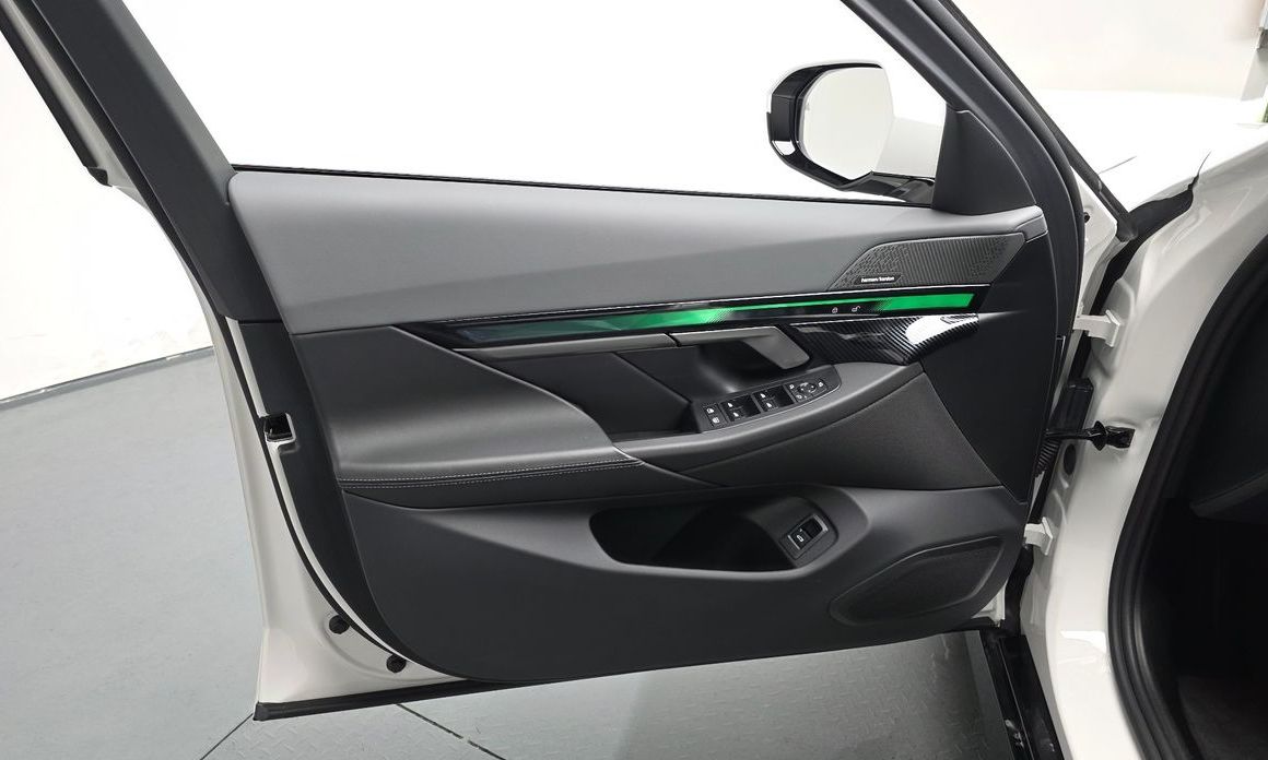 BMW 5-Series 2025