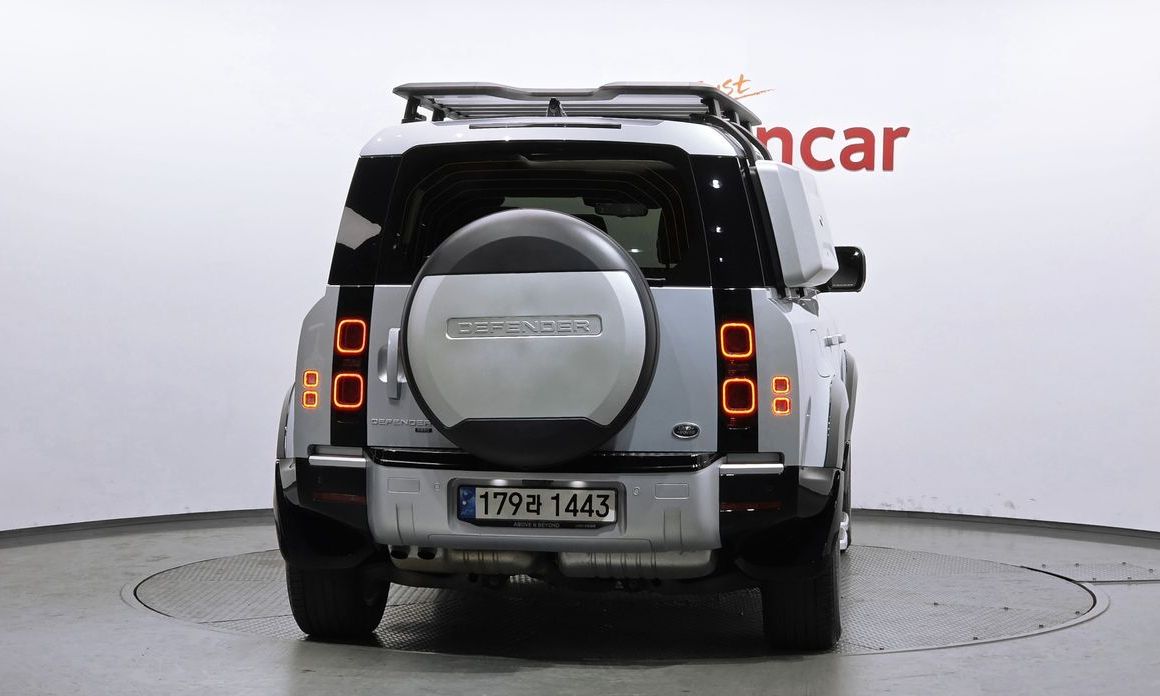 Land Rover Defender 2022