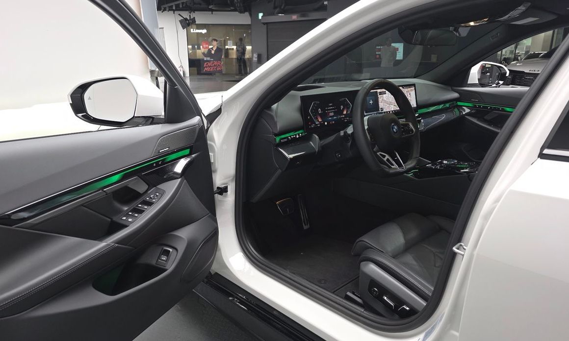 BMW 5-Series 2025