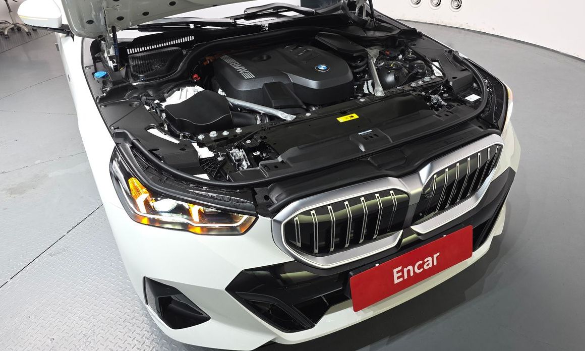 BMW 5-Series 2025