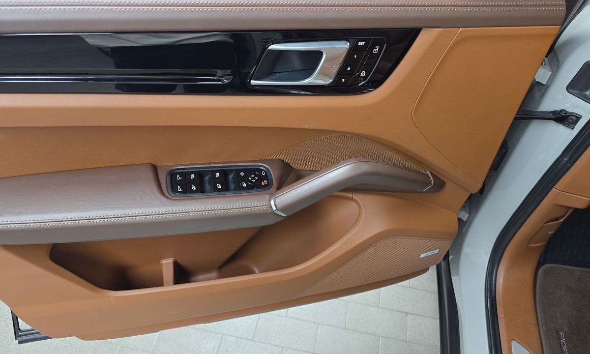 Porsche Cayenne 2021